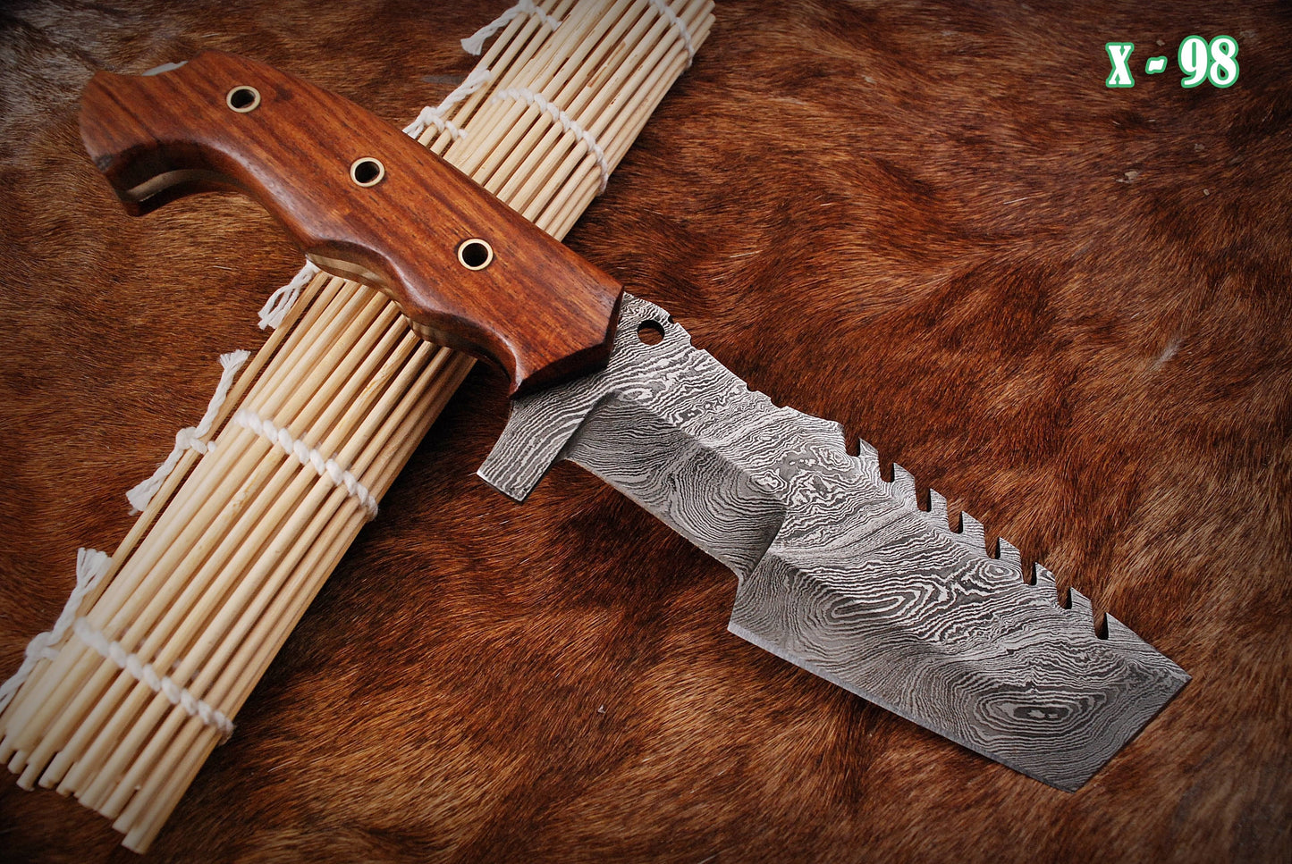 Tom Tracker Knife Forged Damascus Fixed Blade Hunting Skinning Knife Bull Cutter with Vertical Sheath