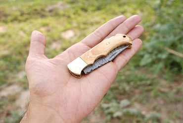 Handcrafted Damascus Steel Folding Pocket Knife Wood Brass Bolster Handle
