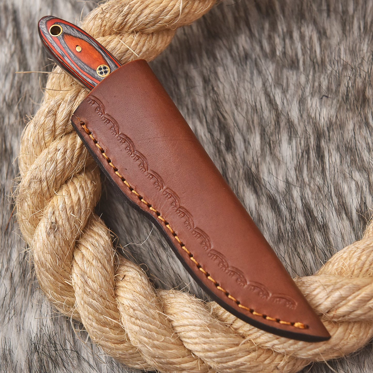 Handmade Forged Damascus Steel Full Tang Skinner Knife With Sheath