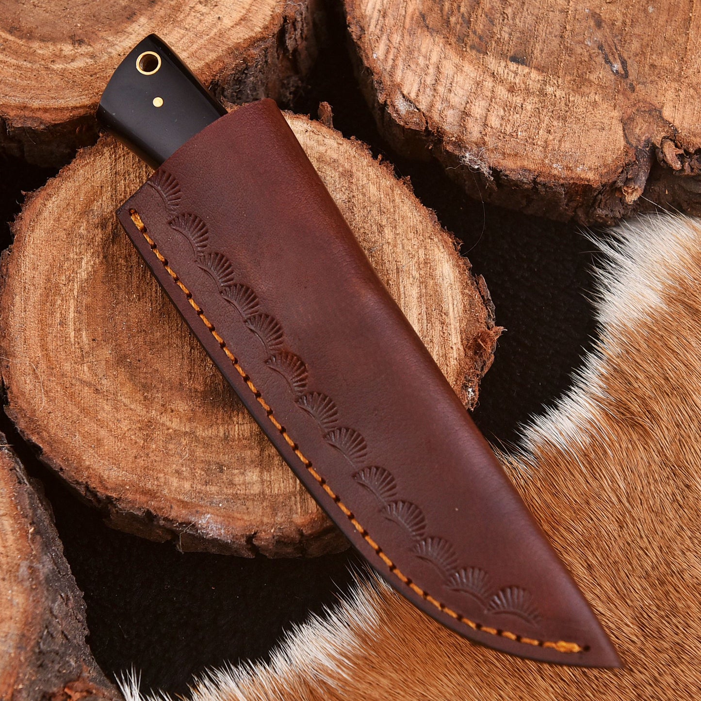 Outdoor Handmade Damascus Steel Tactical Skinner Knife Resin Handle