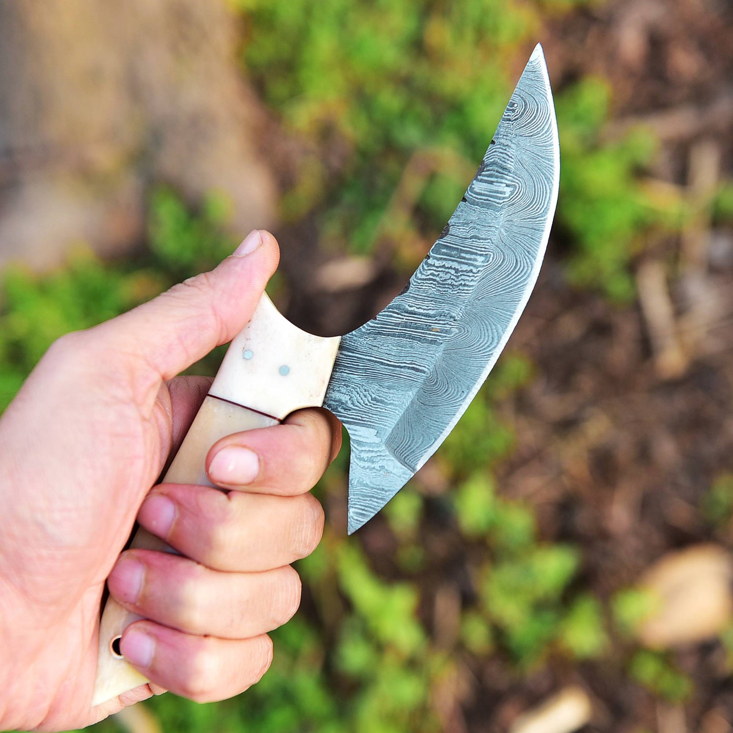 Alaskan Ulu Knife - Authentic Damascus Arctic Cutting Tool with Rich Heritage Bone Handle x-747