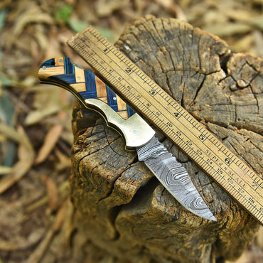 Artisan Crafted Damascus Steel Folding Blade Pocket Knife Collector’s Choice