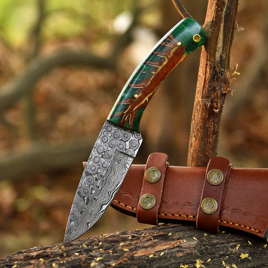High End Handmade Damascus Skinner Outdoor Knife Pinecone Resin Handle