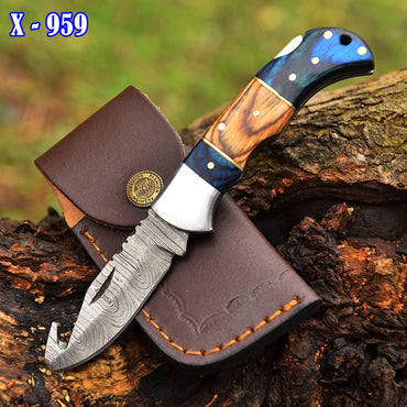 Handmade Hiking Adventure Damascus Steel Blade Pocket Knife Wood Handle