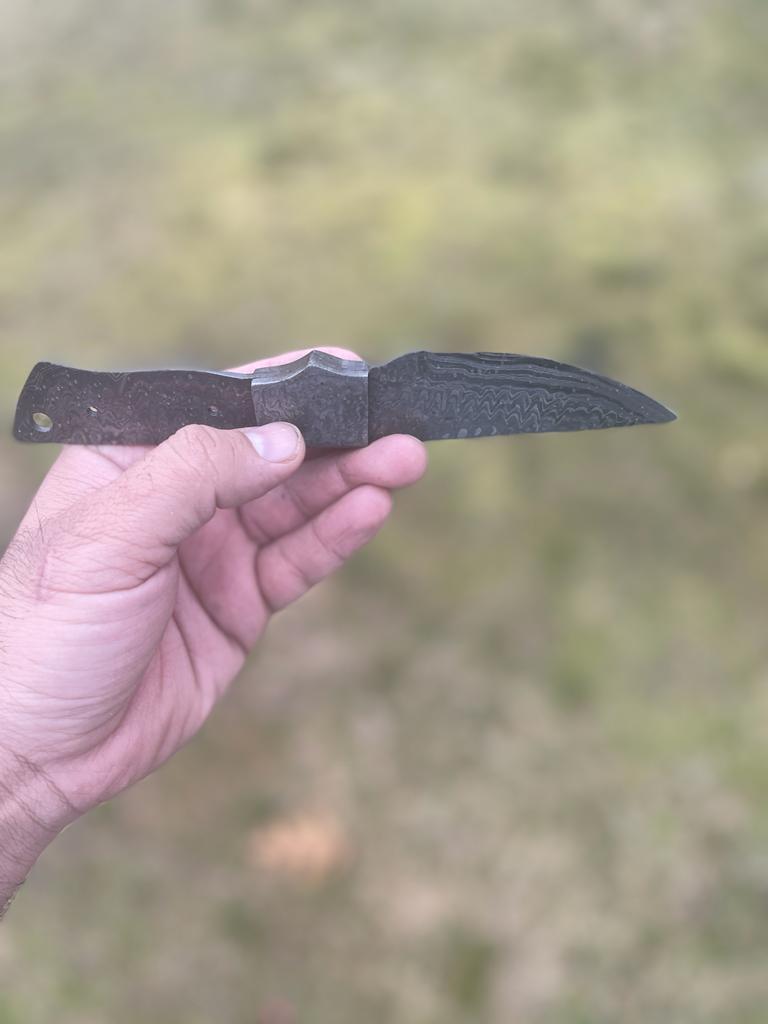 Handmade Damascus Ladder Pattern Steel Skinner Blank Blade Knife Full Tang x-12