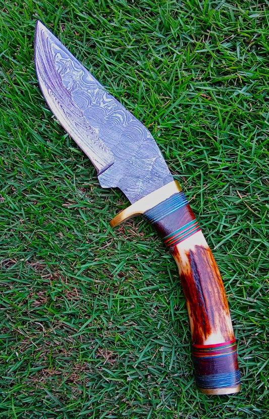 Custom Handmade Damascus Steel Blade Camping Skinner Knife Stage Handle