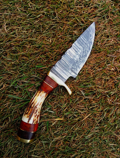 Custom Handmade Damascus Steel Blade Camping Skinner Knife Stage Handle