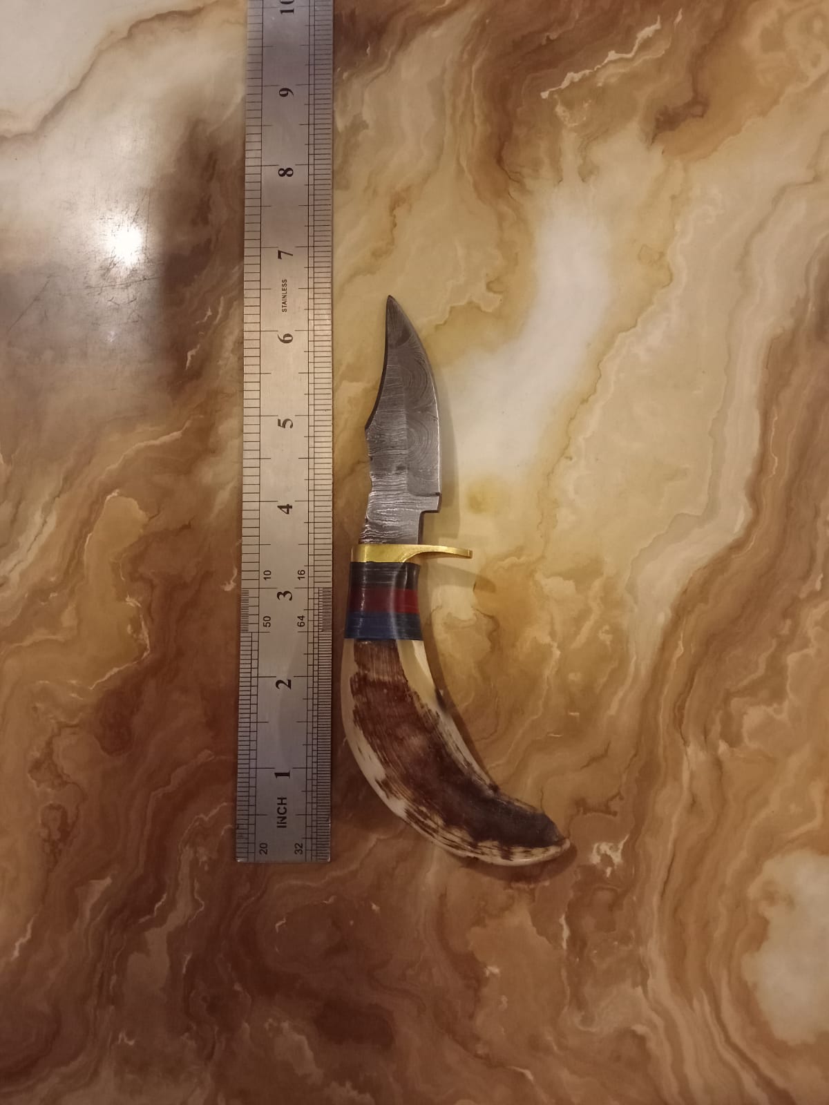 Hand Forged Damascus Steel Fixes Blade Outdoor Skinner Knife Stage Handle