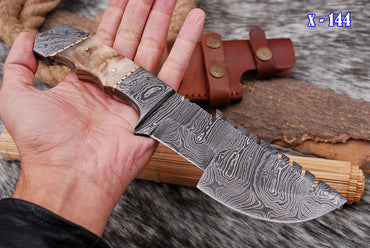 Handmade Damascus Steel Buck Hunting Knife Full Tang Ram Horn Handle Ideal Tactical