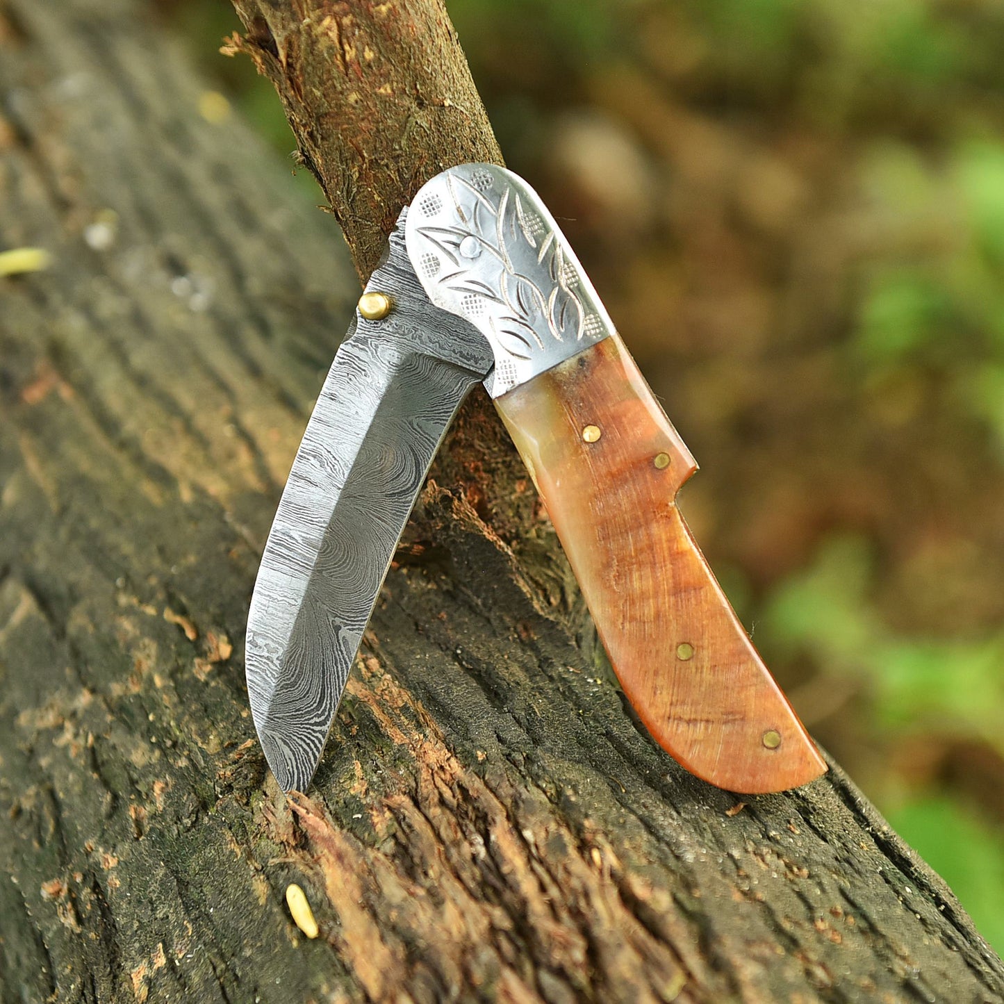 Handmade Damascus Pocket Folding Blade Camping Knife Ram Horn Handle