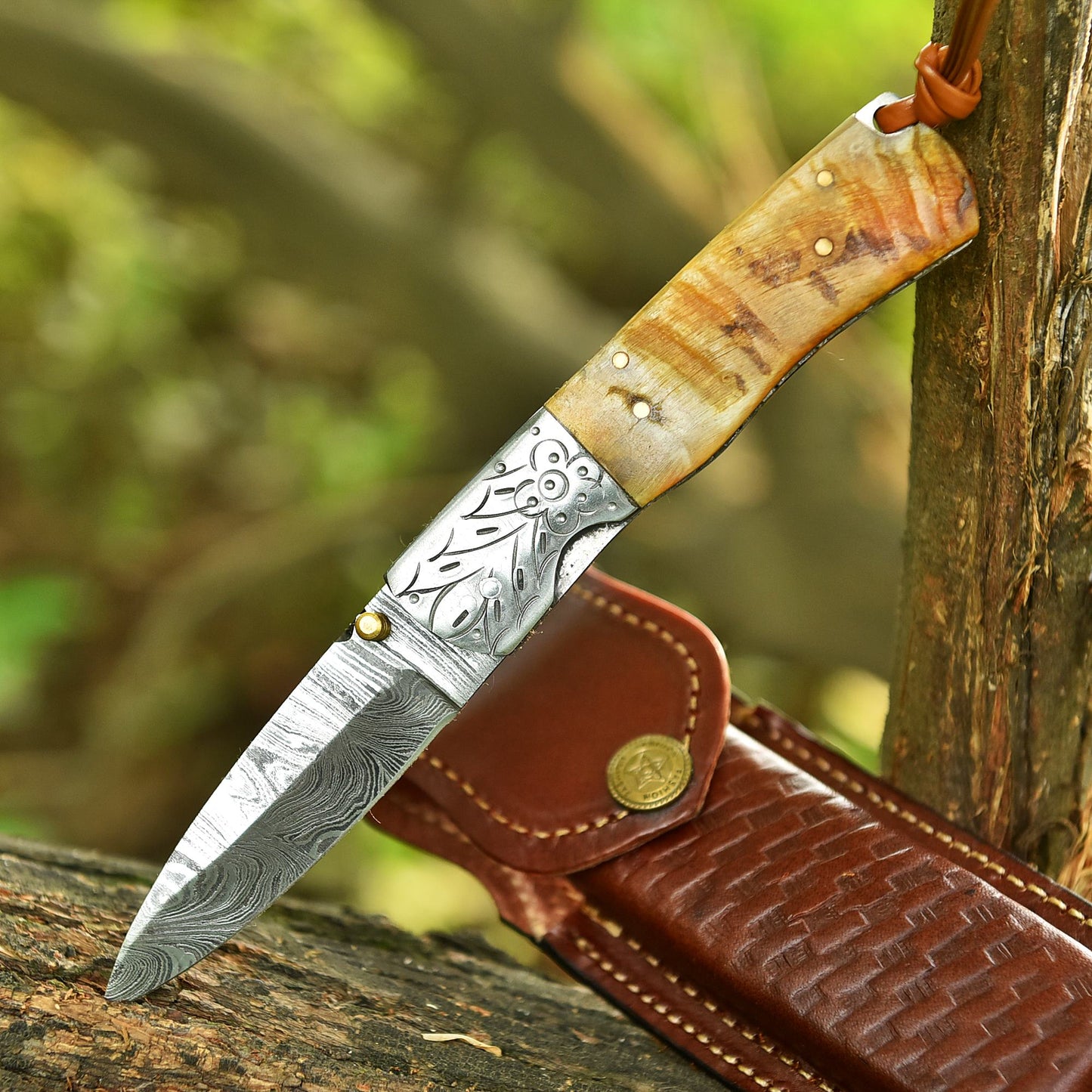 Luxury Handmade Folding Pocket Knife Damascus Blade Ram Horn Handle