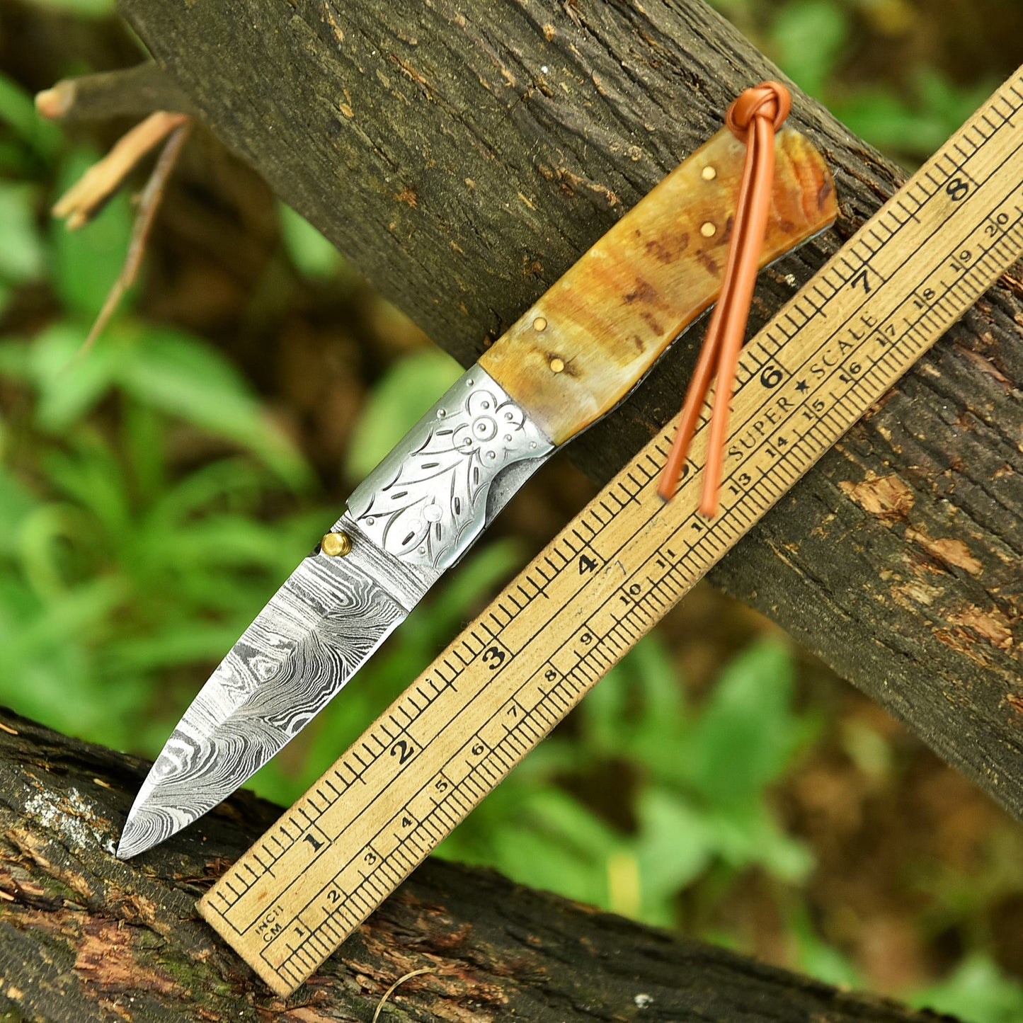 Luxury Handmade Folding Pocket Knife Damascus Blade Ram Horn Handle