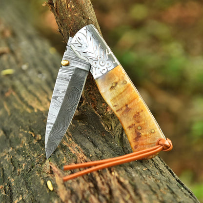 Luxury Handmade Folding Pocket Knife Damascus Blade Ram Horn Handle