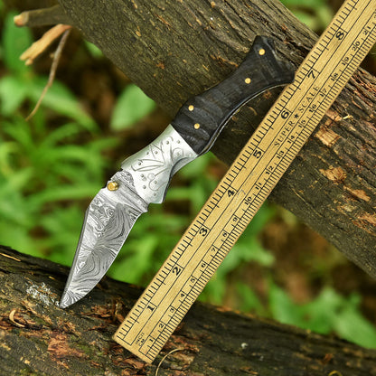 Damascus Steel Folding Blade EDC Pocket Hunting Knife Ram Horn Handle