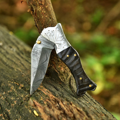 Damascus Steel Folding Blade EDC Pocket Hunting Knife Ram Horn Handle