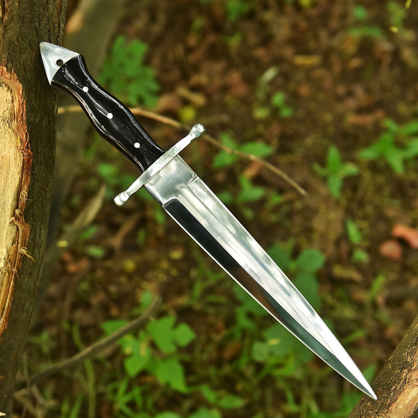 Camping Handcrafted Double Edge High Polish Carbon Steel Blade Dagger Knife