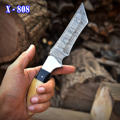 Outdoor Hunting Handmade Damascus Steel Blade Skinning Knife With Sheath