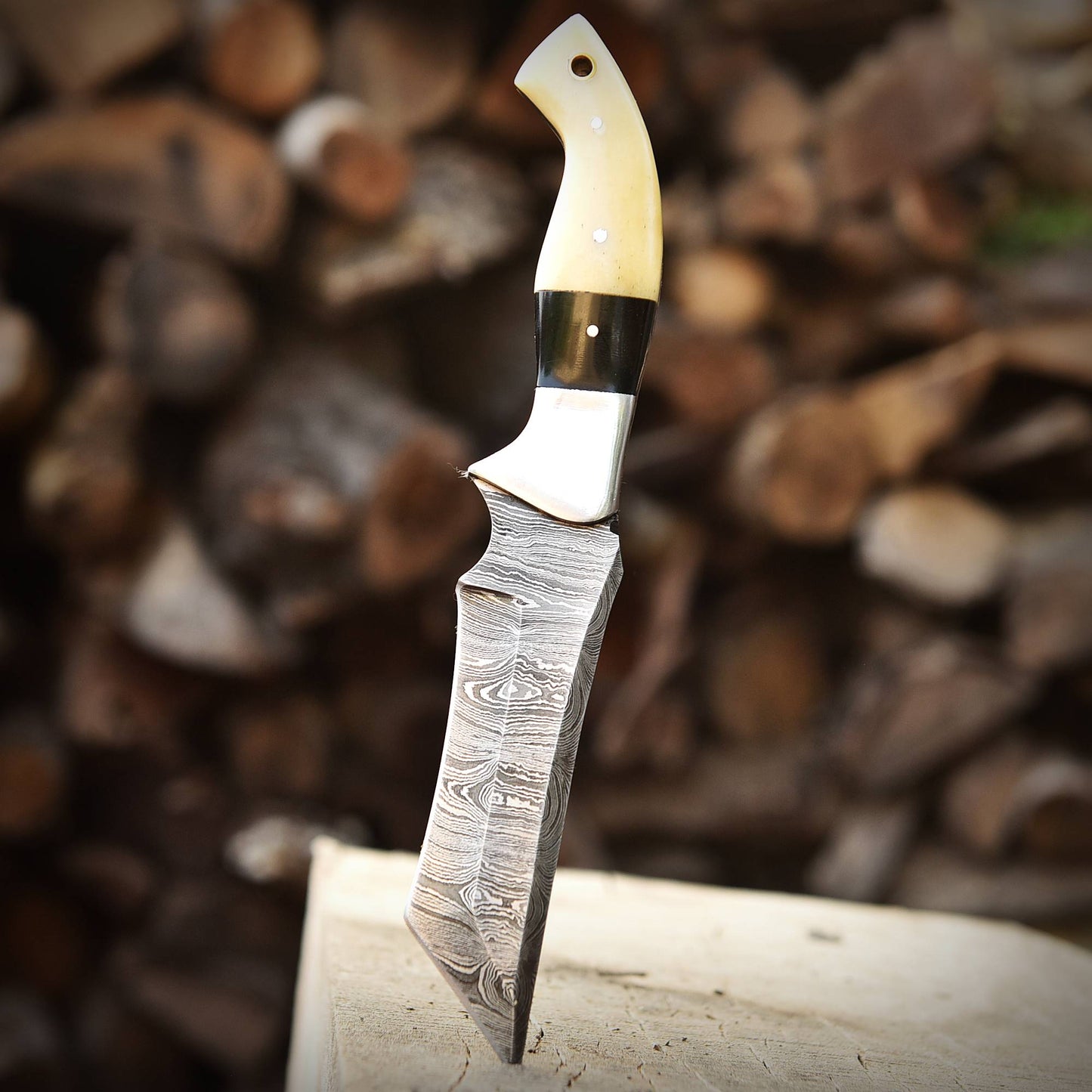 Outdoor Hunting Handmade Damascus Steel Blade Skinning Knife With Sheath