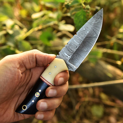 Custom Handmade Damascus Steel Blade Outdoor Hunting Skinner Knife