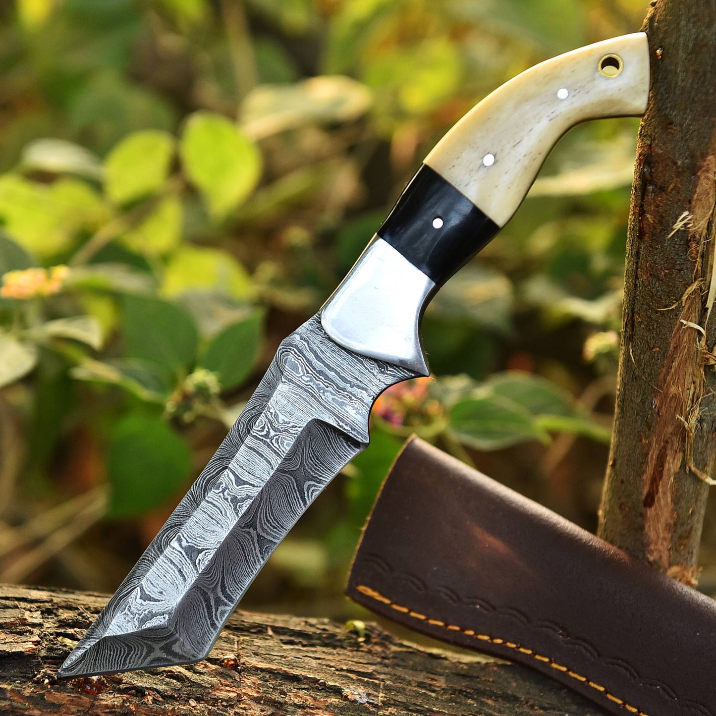 Outdoor Hunting Handmade Damascus Steel Blade Skinning Knife With Sheath