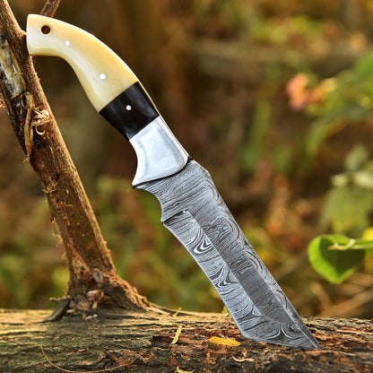 Outdoor Hunting Handmade Damascus Steel Blade Skinning Knife With Sheath