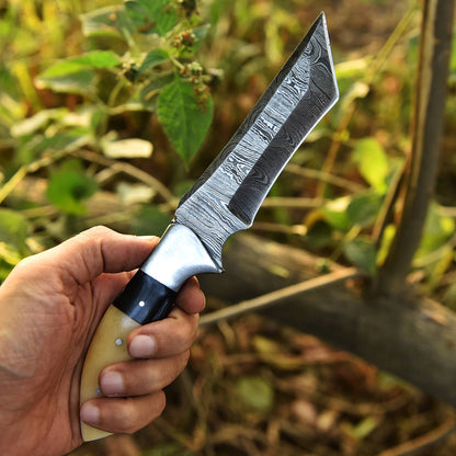 Outdoor Hunting Handmade Damascus Steel Blade Skinning Knife With Sheath