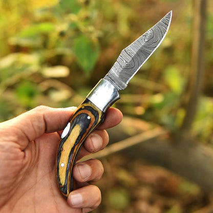 Hand Made Damascus Steel Hunting Folding Knife Camping Pocket Knife