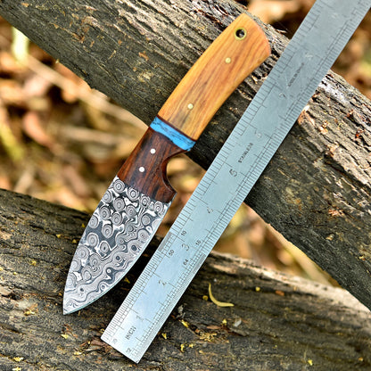 Hand Forged Damascus Steel Skinner Hunting Knife with Leather Sheath