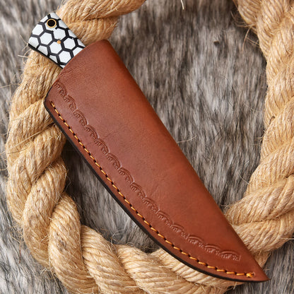 Handmade Damascus Steel Skinner Knife Resin Steel Bolster Handle Full Tang