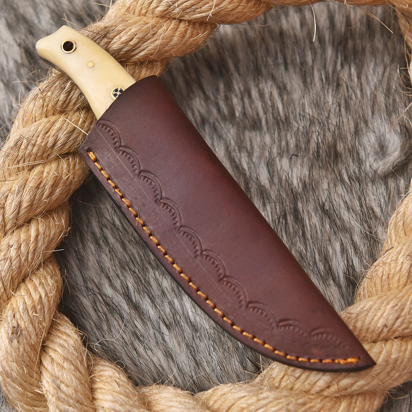 Handmade Damascus Steel Outdoor Tactical Skinner Knife Camel Bone Handle