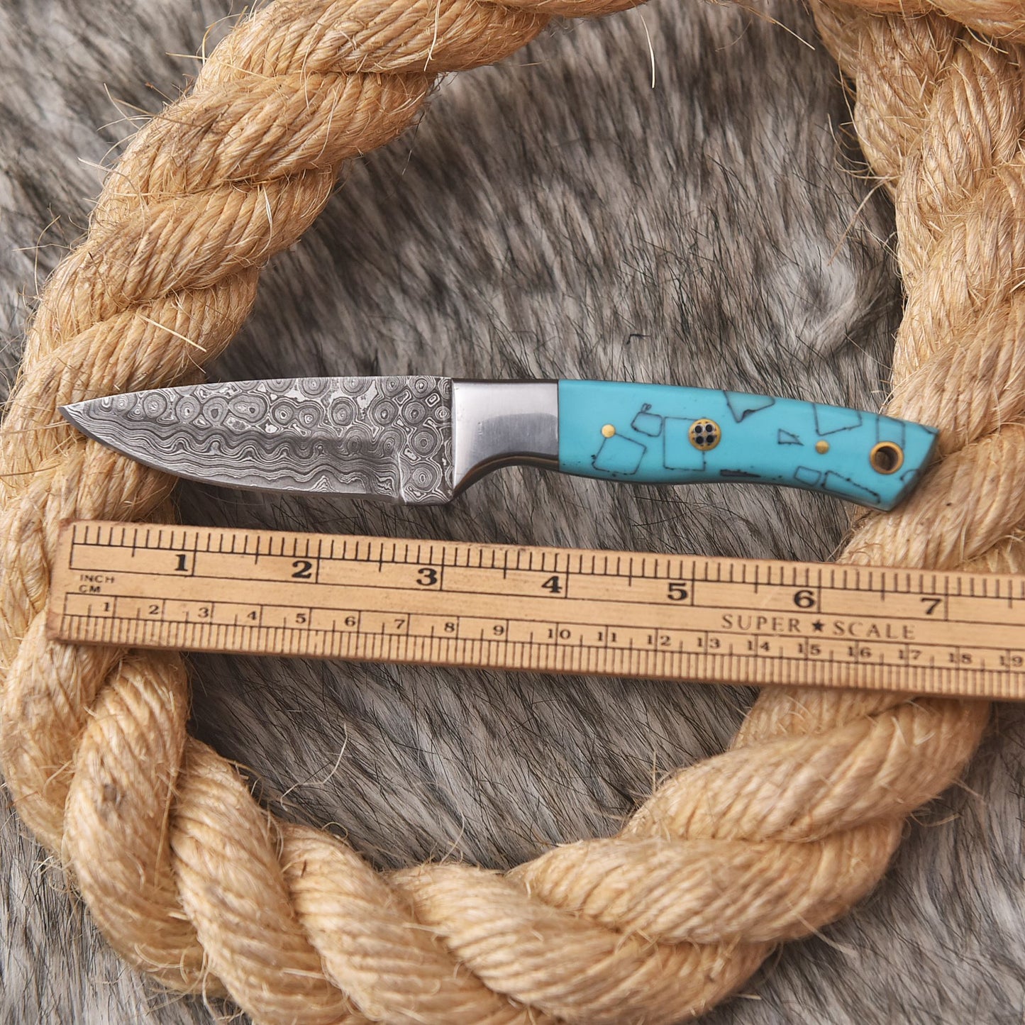 Hand Forged Damascus Steel Full Tang Skinner Camping Knife Resin Handle