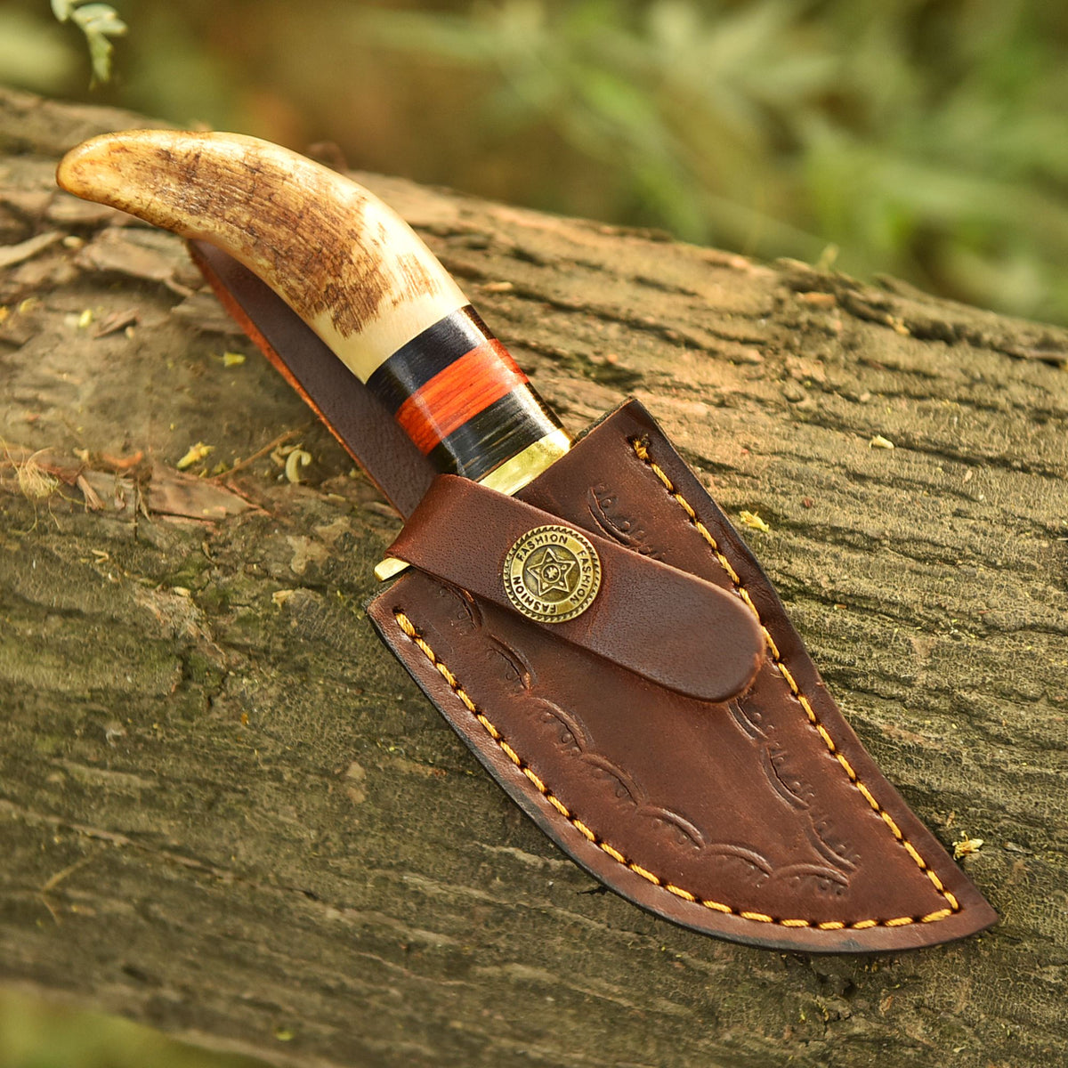 Hand Forged Damascus Steel Fixes Blade Outdoor Skinner Knife Stage Handle