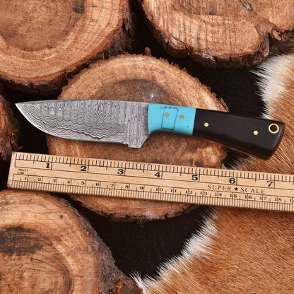 Outdoor Handmade Damascus Steel Tactical Skinner Knife Resin Handle
