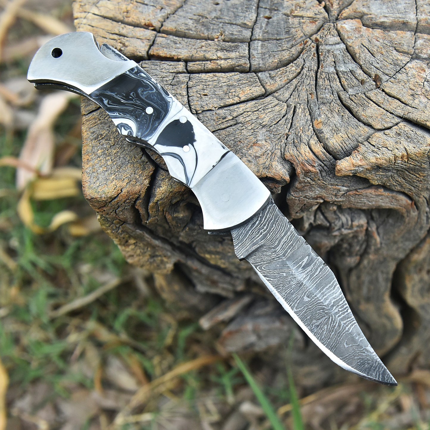 Hand Forged Damascus Steel Pocket Knife Resin Handle Collector Piece