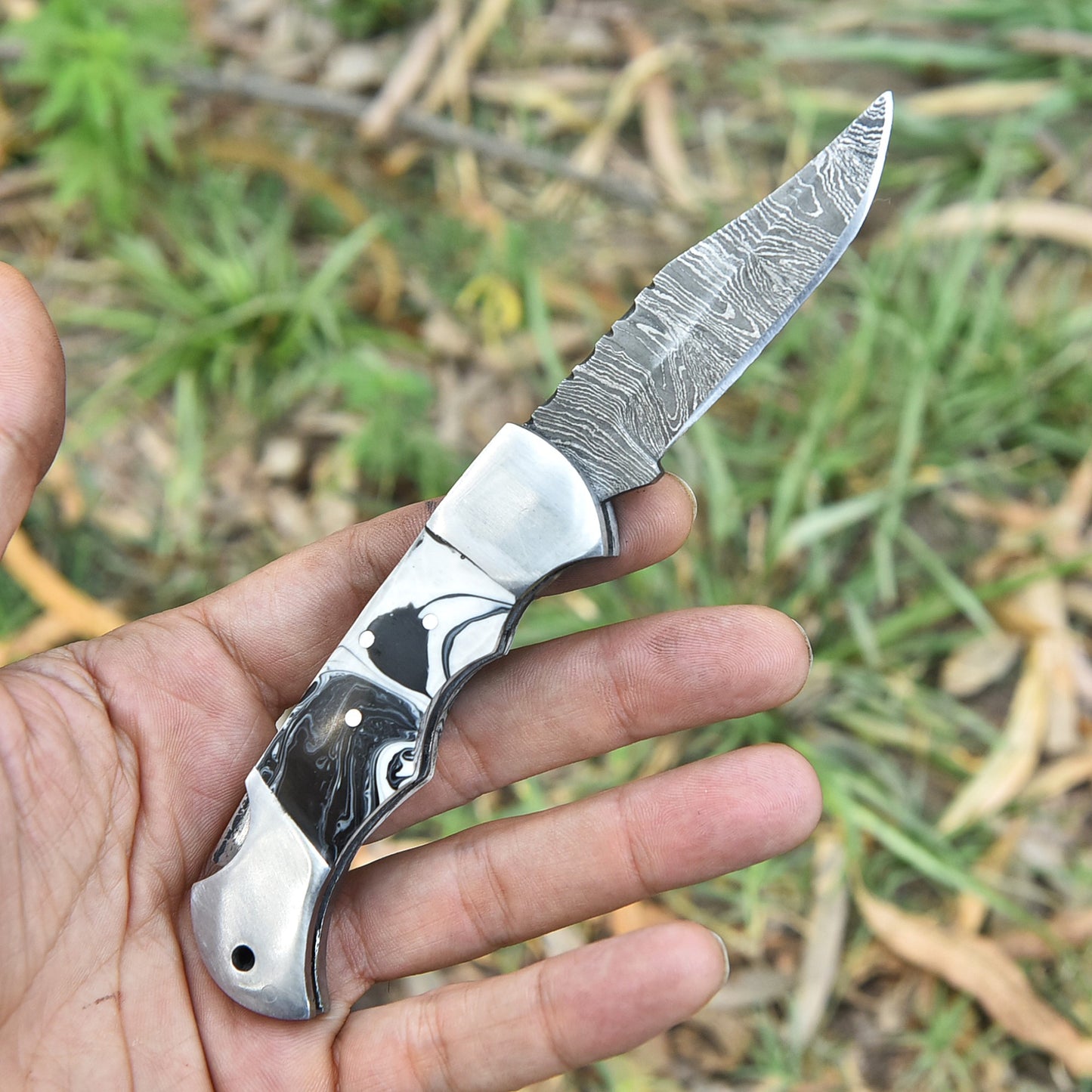 Hand Forged Damascus Steel Pocket Knife Resin Handle Collector Piece