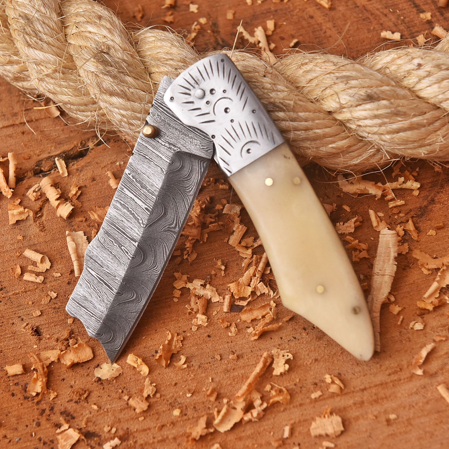 Handmade Damascus Steel Hunting Folding Blade Pocket Knife With Sheath