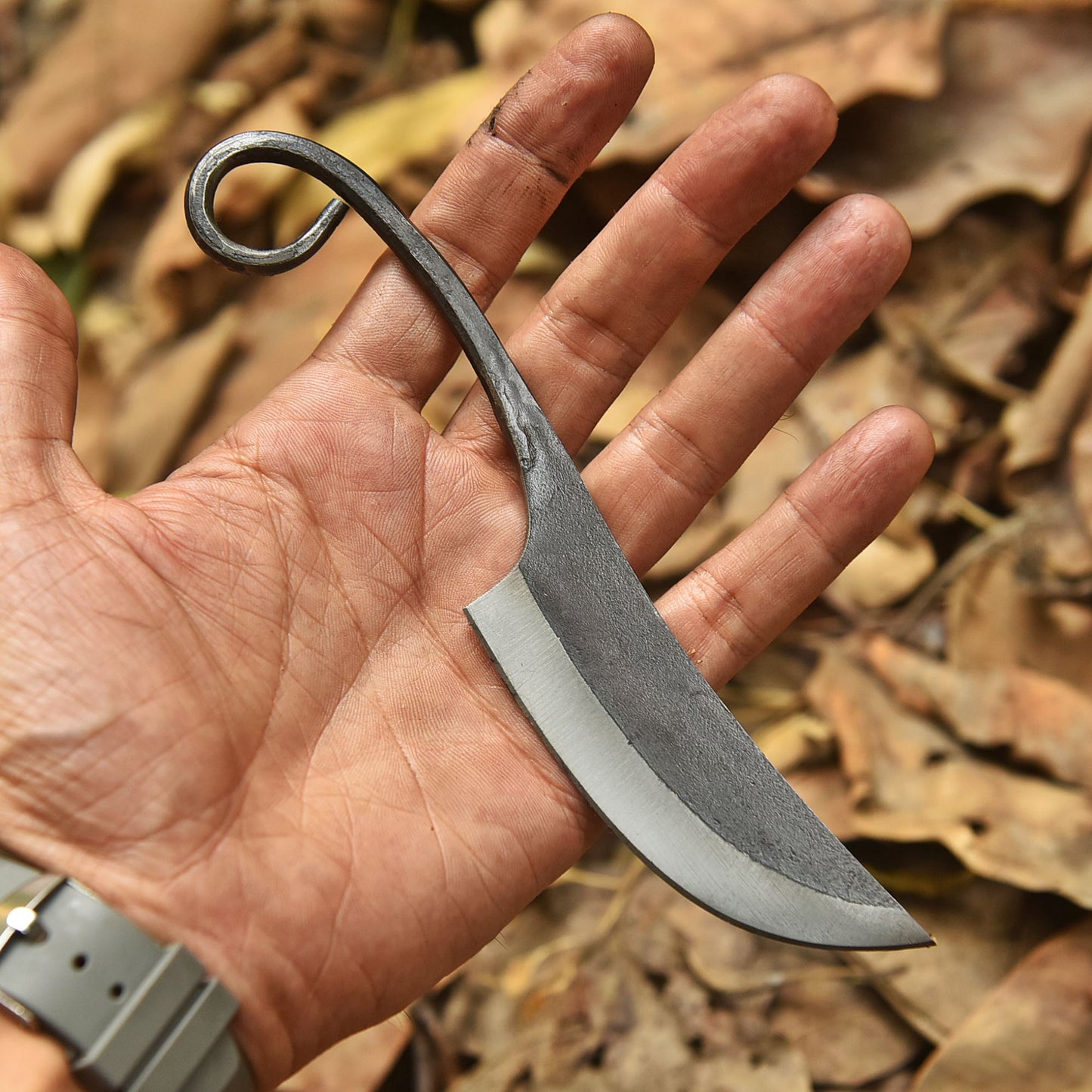 Master Crafted Blacksmith Fixed Blade Rustic Loop Handle Outdoor Design