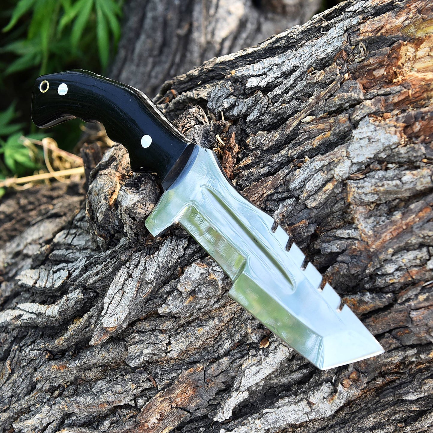 Custom Hand Made Forged D2 Steel Tracker Hunting Camping Knife With Horn Handle