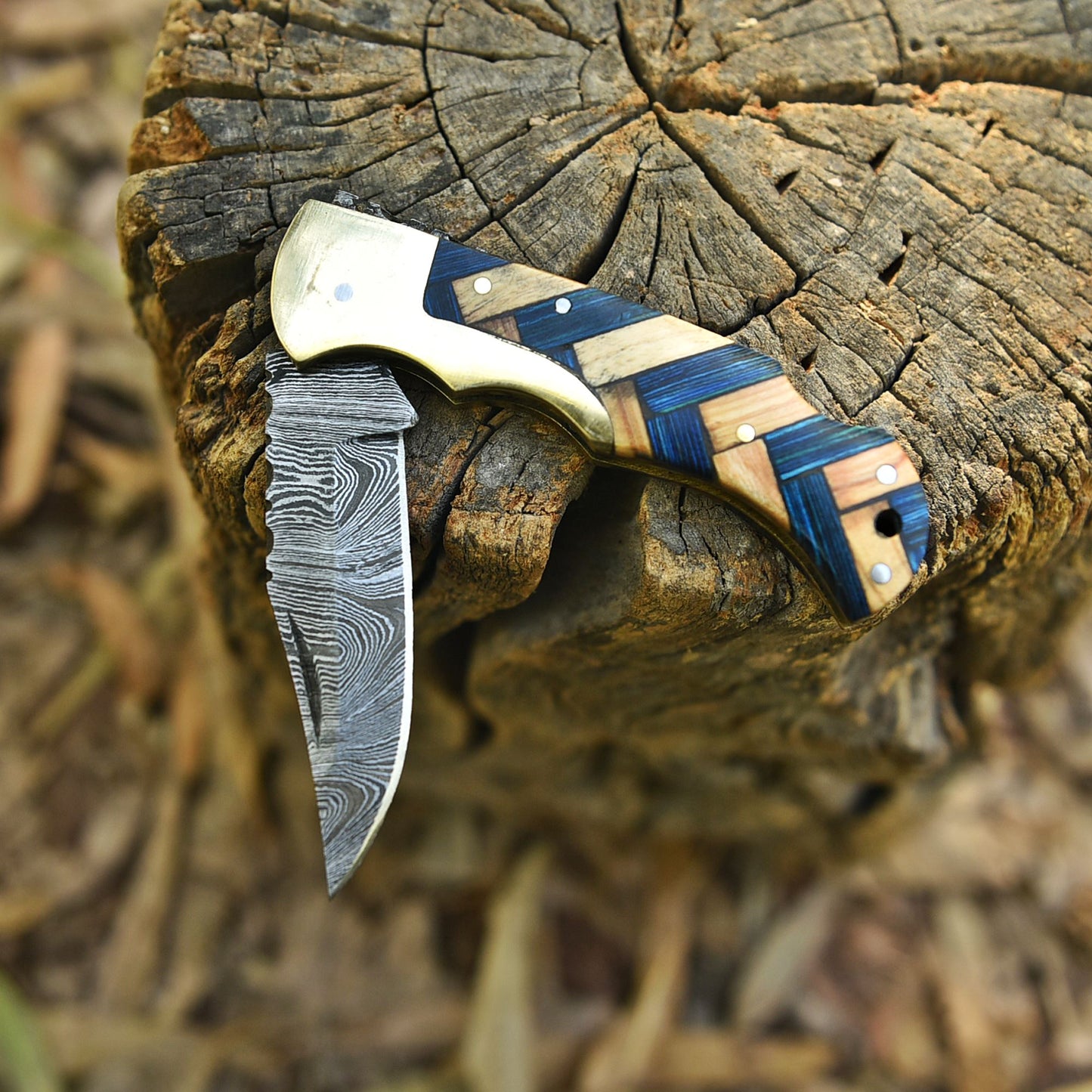 Artisan Crafted Damascus Steel Folding Blade Pocket Knife Collector’s Choice