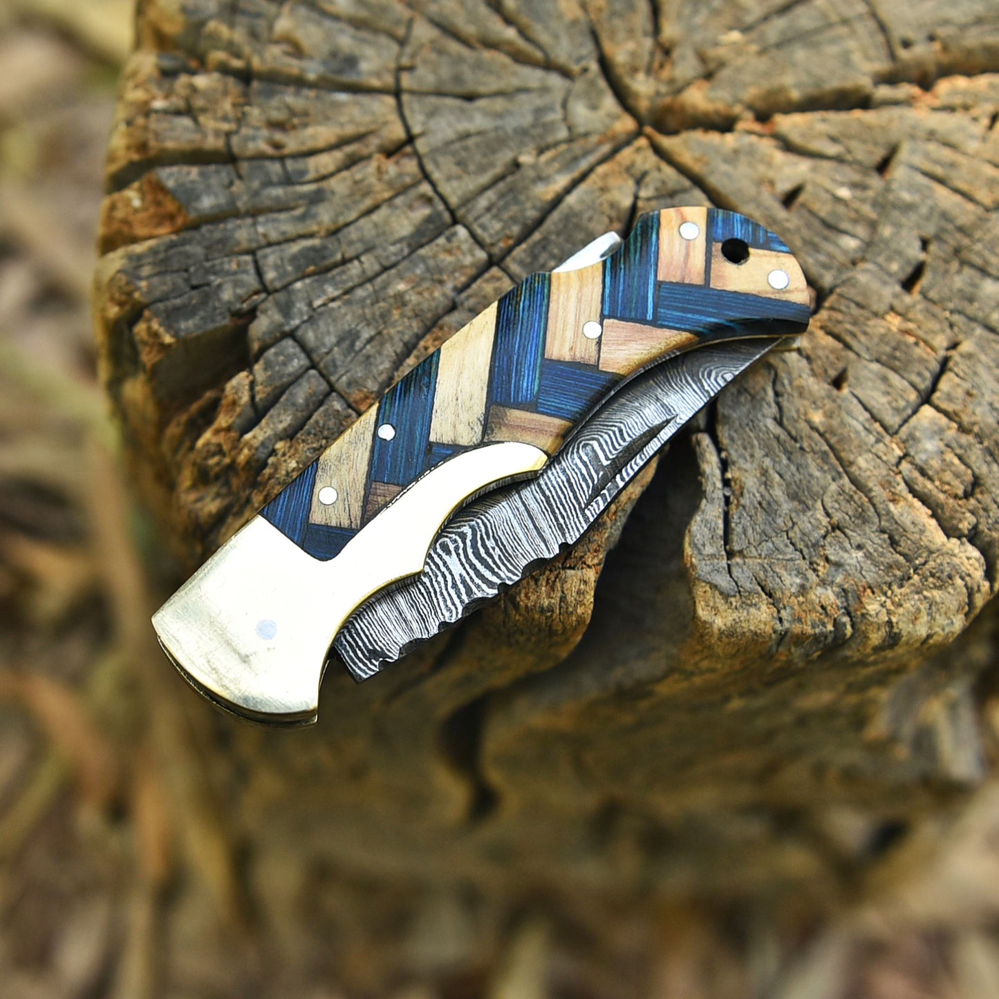 Artisan Crafted Damascus Steel Folding Blade Pocket Knife Collector’s Choice