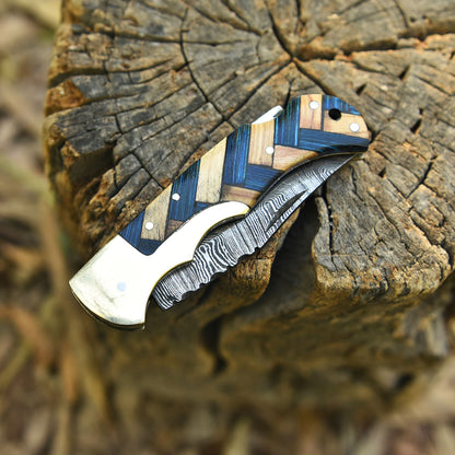 Artisan Crafted Damascus Steel Folding Blade Pocket Knife Collector’s Choice