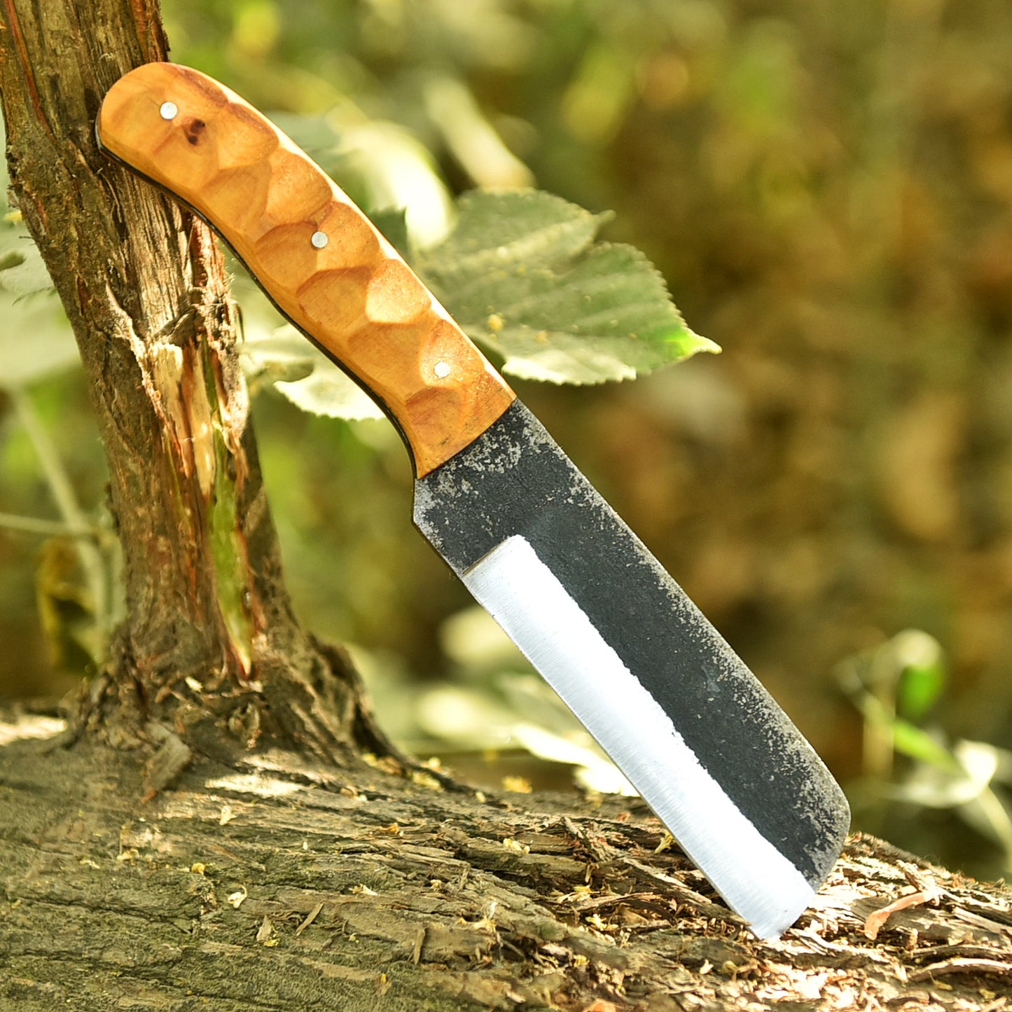 Outdoor Adventure Hand Forged Carbon Steel Fixed Blade Skinning Knife Wood Handle