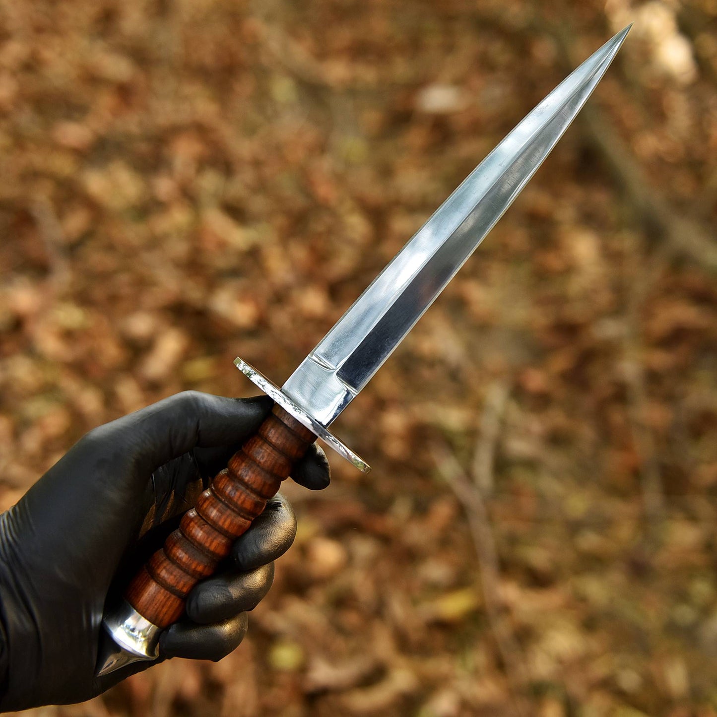 High Performance Double Edge Carbon Steel High Polish Dagger Wood Handle