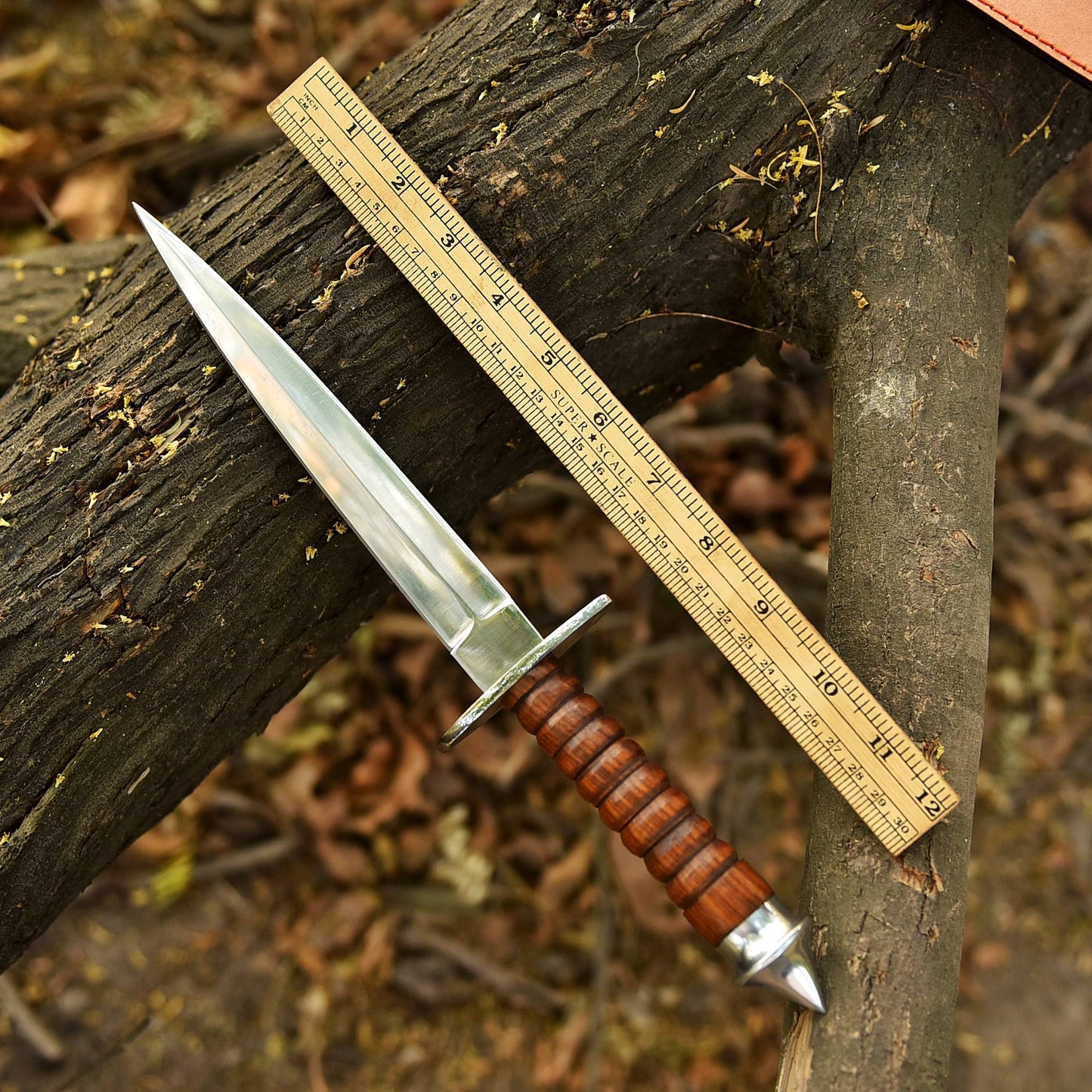 High Performance Double Edge Carbon Steel High Polish Dagger Wood Handle