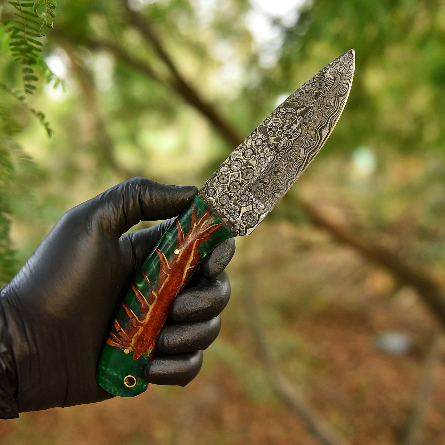 High End Handmade Damascus Skinner Outdoor Knife Pinecone Resin Handle