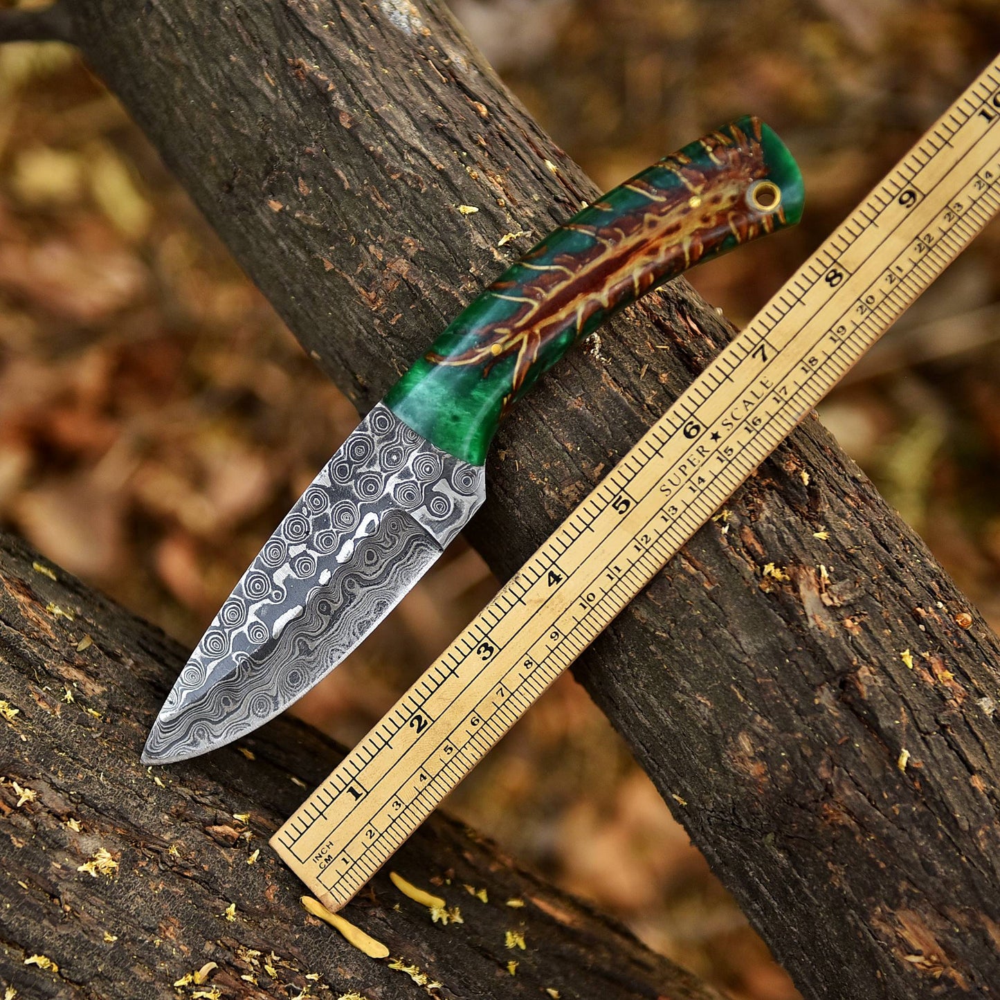 High End Handmade Damascus Skinner Outdoor Knife Pinecone Resin Handle