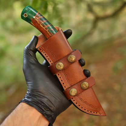 High End Handmade Damascus Skinner Outdoor Knife Pinecone Resin Handle