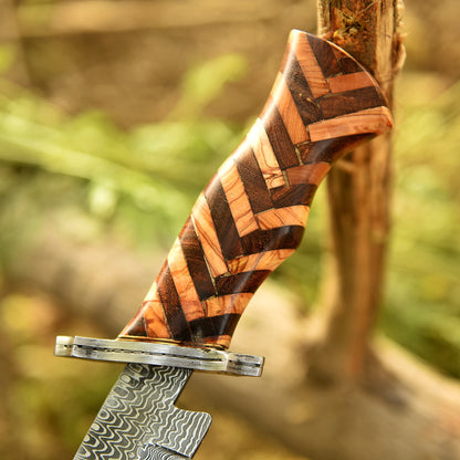 Handmade Forged Damascus Steel Hunting Camping Bowie Knife With Sheath
