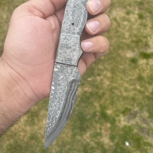 Handmade Damascus Ladder Pattern Steel Skinner Blank Blade Knife Full Tang x-12