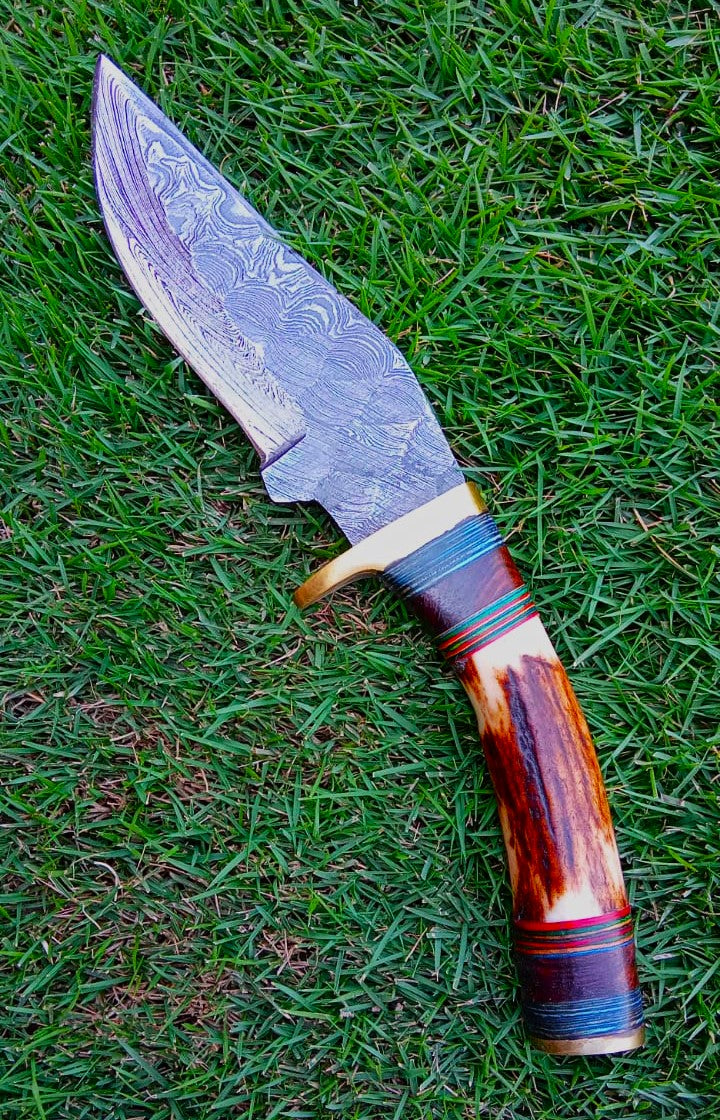 Custom Handmade Damascus Steel Blade Camping Skinner Knife Stage Handle